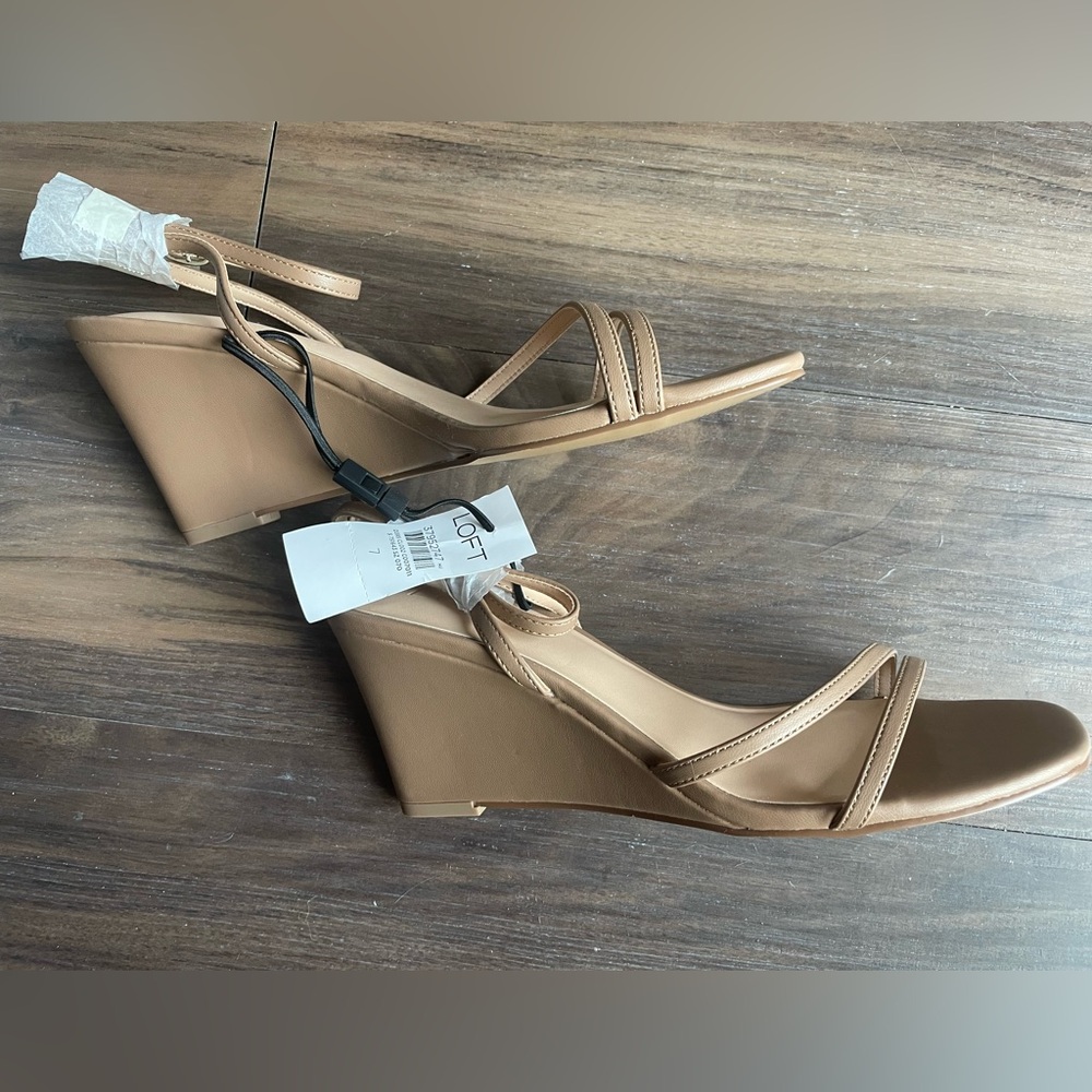 LOFT Tan Ankle Strap Wedges - Picture 4 of 9